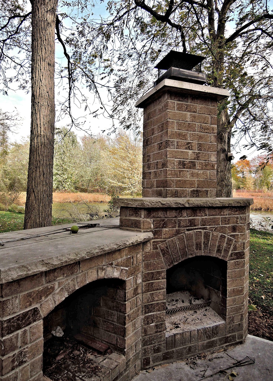 Outdoor Fireplace 1280.jpg